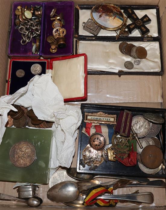 A collection of assorted collectables, medals and sundries to include silver teaspoons, coinage and masonic jewel etc.